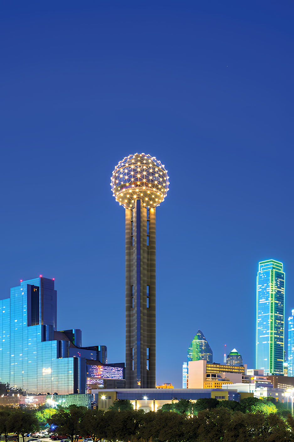 Reunion Tower Dallas skyline – EMT Limo city tour transportation